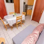 Toni Apartman