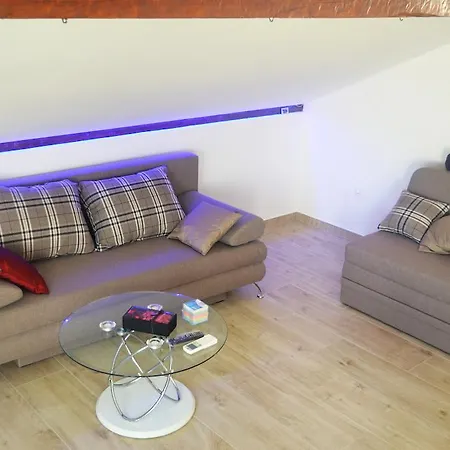Toni Apartmán *