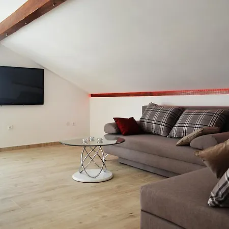 Toni Apartmán