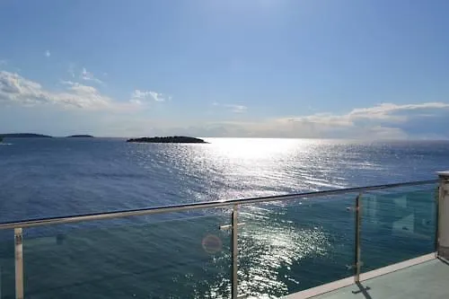 Toni פרימוסטן